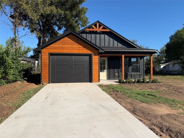 1136 E 5th Street , Cushing, OK 74023