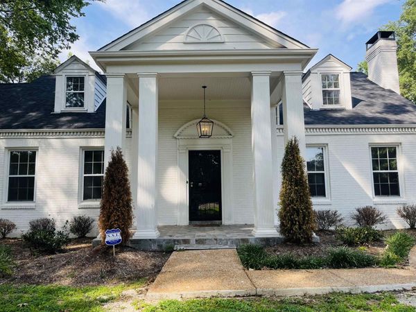 4234 POPLAR AVE, Memphis, TN 38117