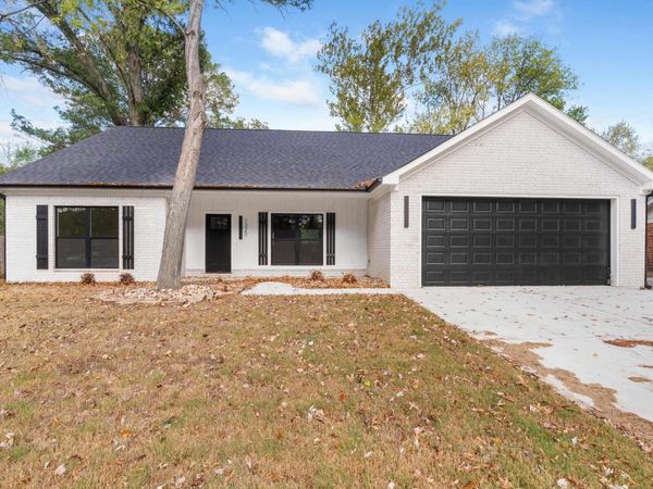 1320 Bellemeade Drive, Conway, AR 72034