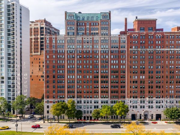 3240 N Lake Shore Drive, Unit 18C, Chicago, IL 60657