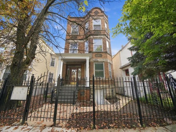 2707 N Central Park Avenue, Unit 3, Chicago, IL 60647