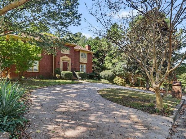 8880 Carroll Manor Drive, Atlanta, GA 30350