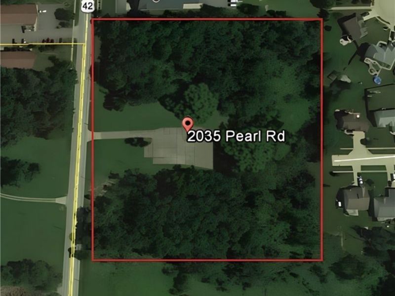 2035 Pearl Road, Brunswick, OH 44212 Photo 1