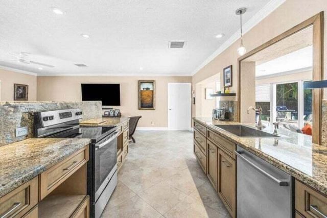 653 NW 10th Court, Boca Raton, FL 33486 Photo