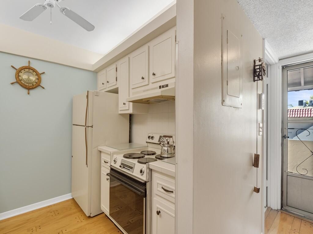 835 18th Street, Unit 206, Vero Beach, FL 32960 Photo