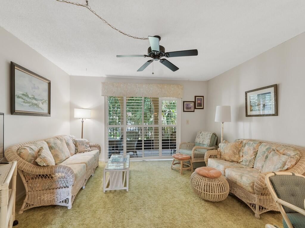 835 18th Street, Unit 206, Vero Beach, FL 32960 Photo