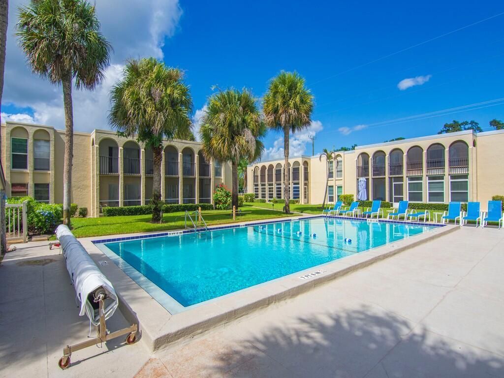 835 18th Street, Unit 206, Vero Beach, FL 32960 Photo