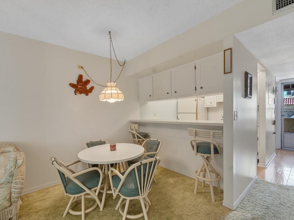 835 18th Street, Unit 206, Vero Beach, FL 32960 Photo