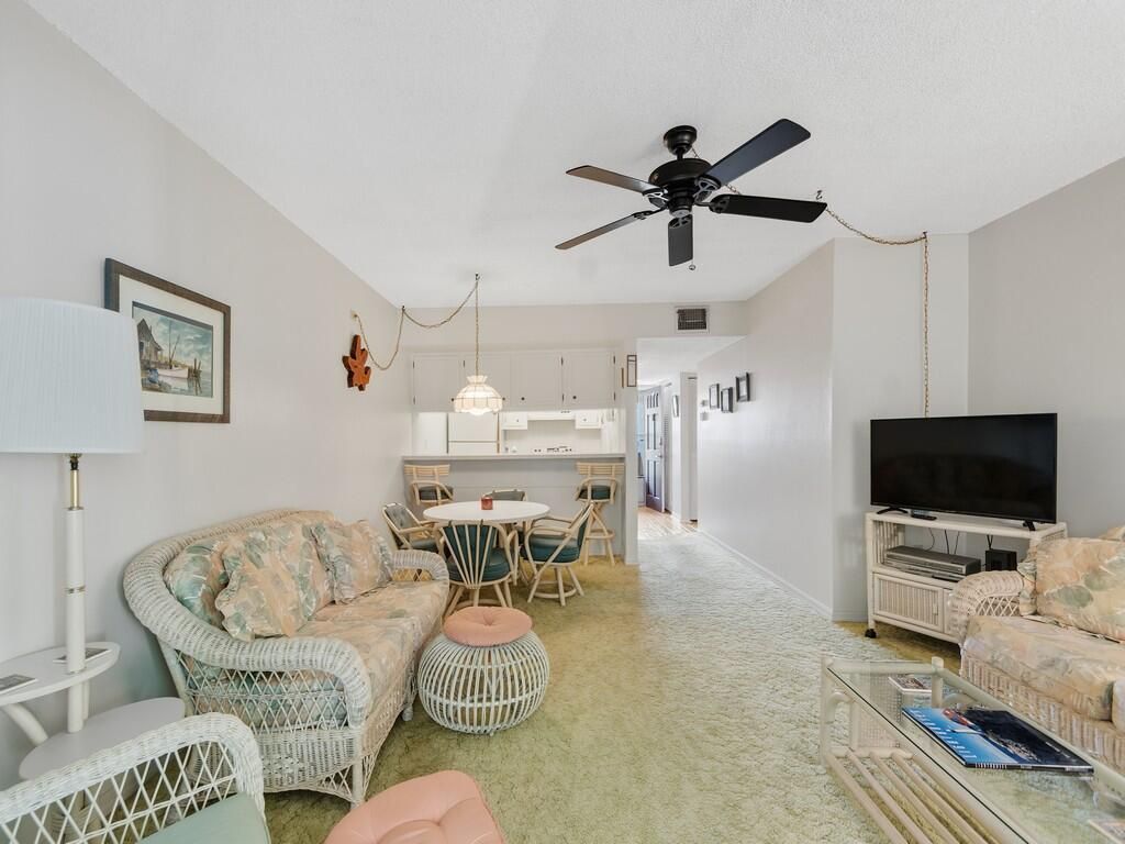 835 18th Street, Unit 206, Vero Beach, FL 32960 Photo