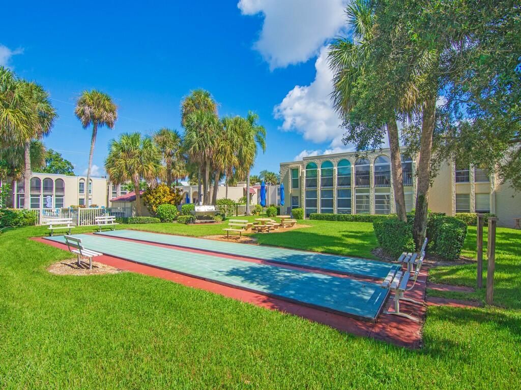 835 18th Street, Unit 206, Vero Beach, FL 32960 Photo