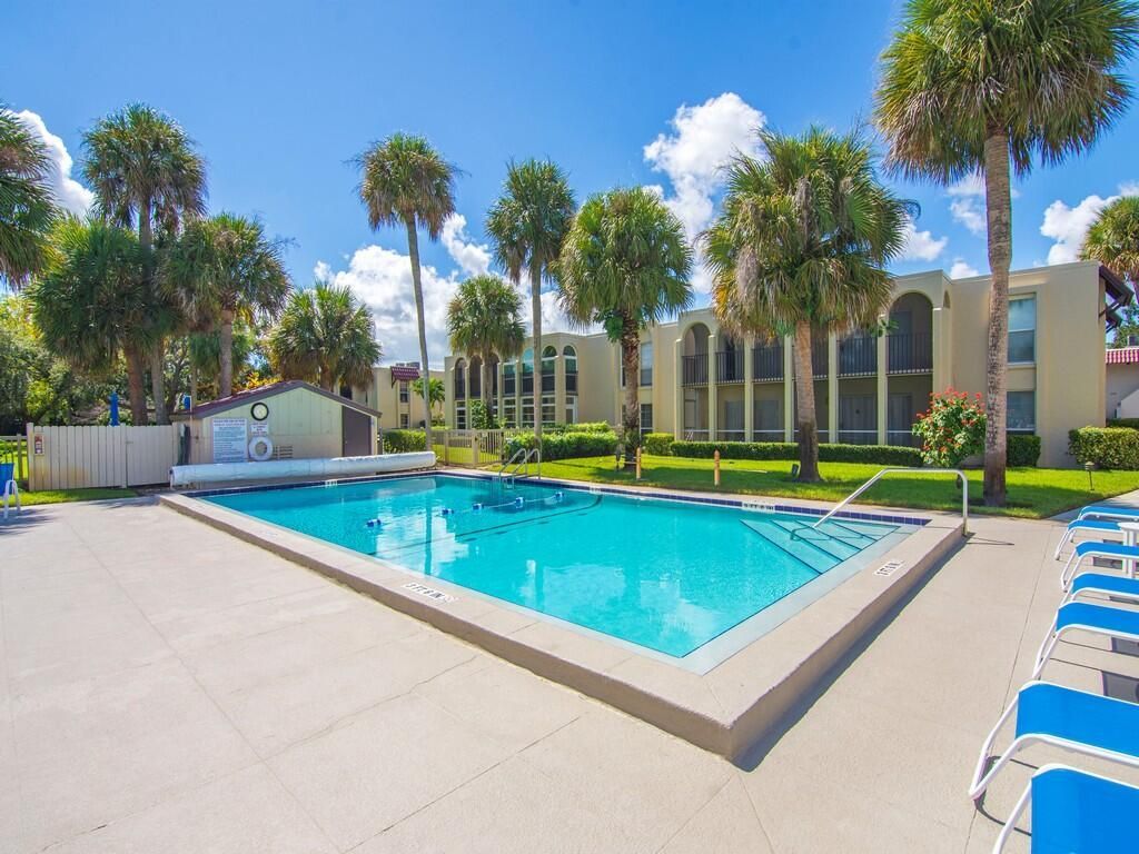 835 18th Street, Unit 206, Vero Beach, FL 32960 Photo