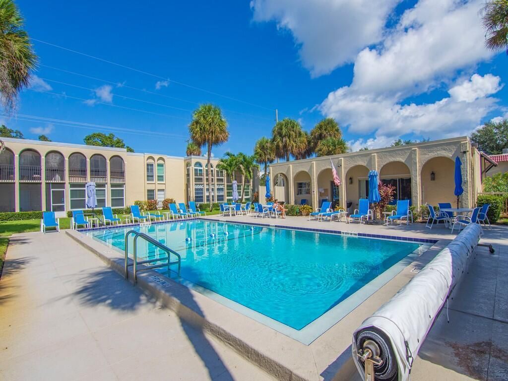 835 18th Street, Unit 206, Vero Beach, FL 32960 Photo