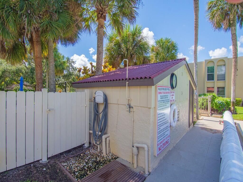 835 18th Street, Unit 206, Vero Beach, FL 32960 Photo