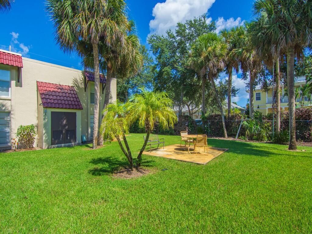 835 18th Street, Unit 206, Vero Beach, FL 32960 Photo