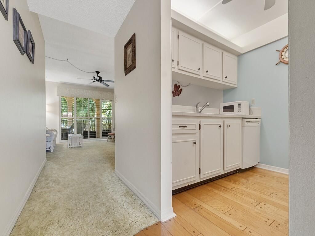 835 18th Street, Unit 206, Vero Beach, FL 32960 Photo