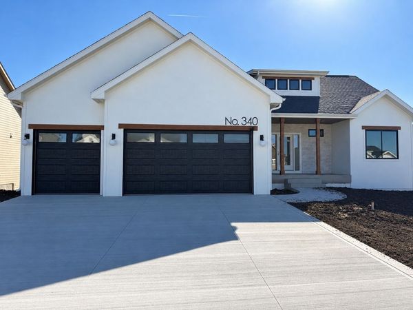 340 NW Red Oak Drive, Waukee, IA 50263
