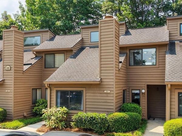 304 Parkaire Crossing , Marietta, GA 30068