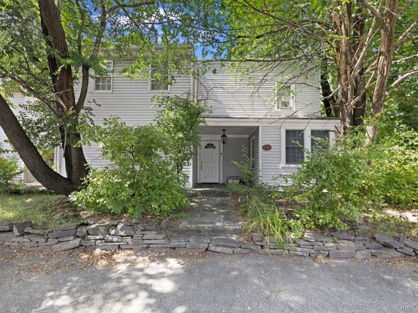 1675 Main Street , Pleasant Valley, NY 12569