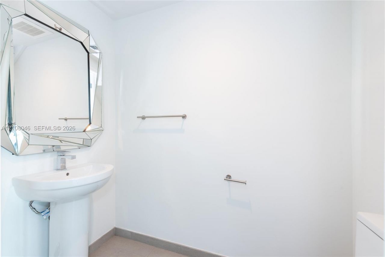 1080 Brickell Ave , Unit 509, Miami, FL 33131 Photo