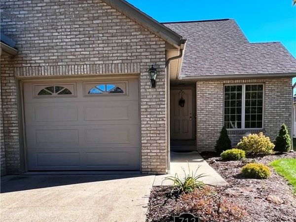 712 Parkview Drive , Dover, OH 44622