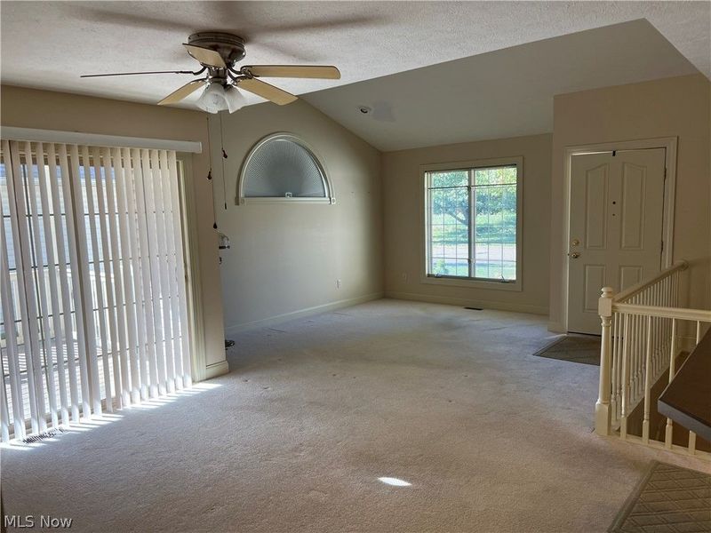 712 Parkview Drive, Dover, OH 44622 Photo 11