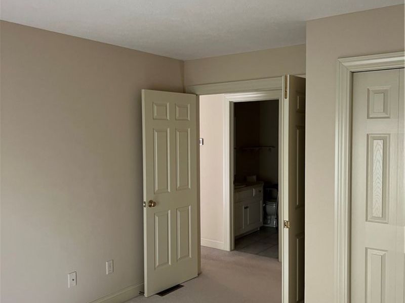 712 Parkview Drive, Dover, OH 44622 Photo 13
