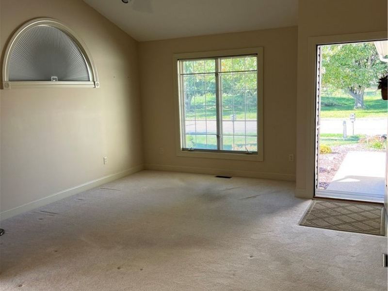 712 Parkview Drive, Dover, OH 44622 Photo 8