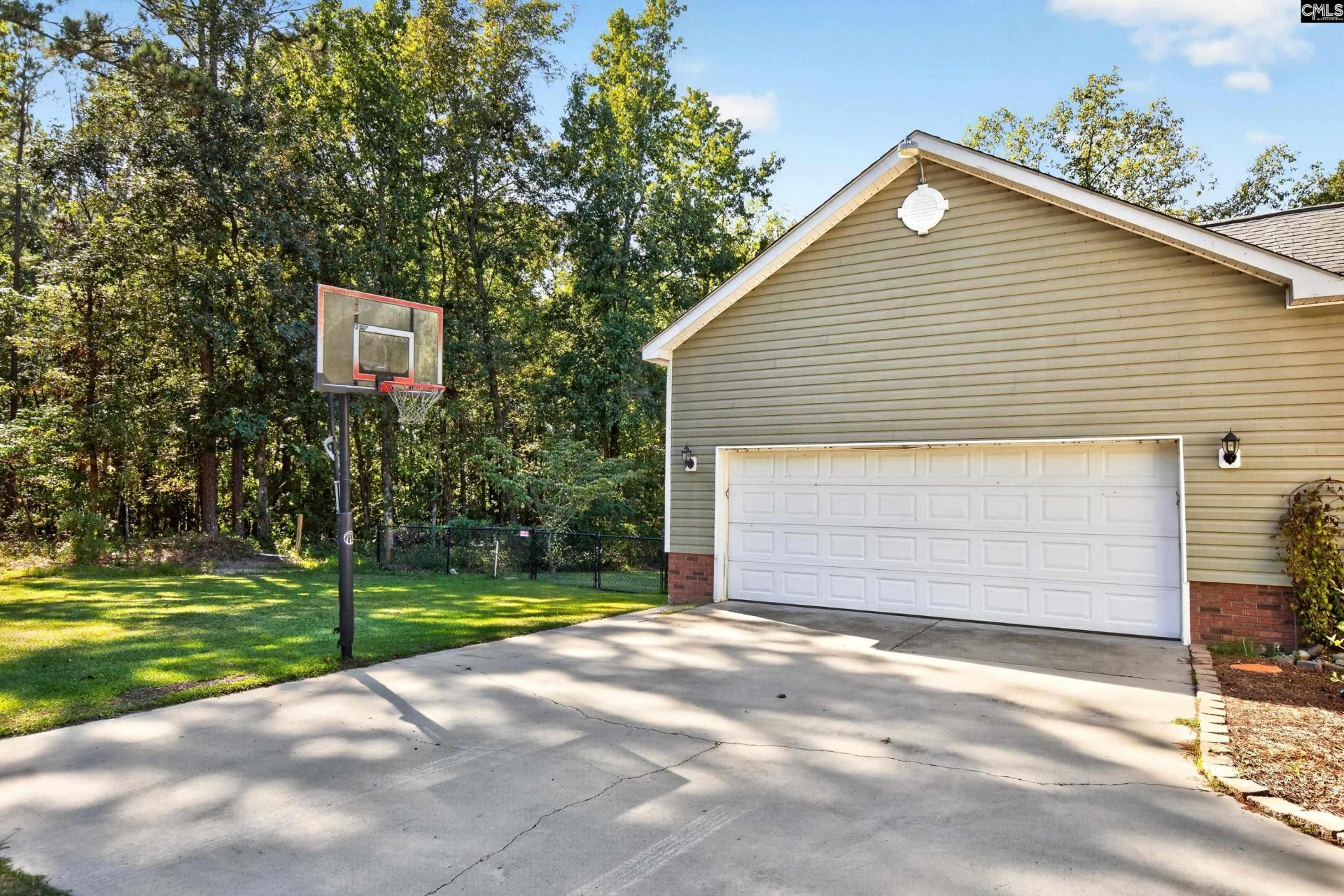 2090 Colony Drive  Photo 6
