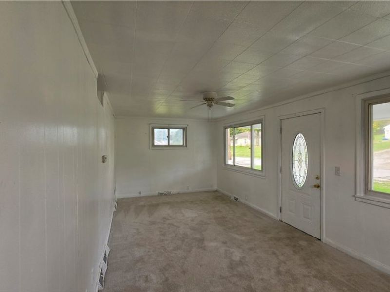 357 Hedges Street, Hopedale, OH 43976 Photo 3