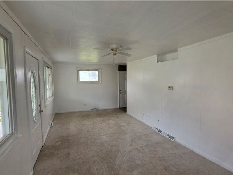 357 Hedges Street, Hopedale, OH 43976 Photo 4