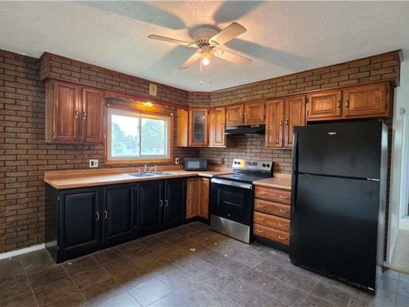 357 Hedges Street, Hopedale, OH 43976 Photo 7