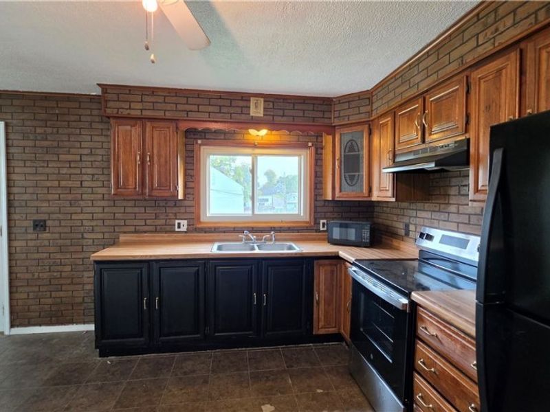 357 Hedges Street, Hopedale, OH 43976 Photo 8