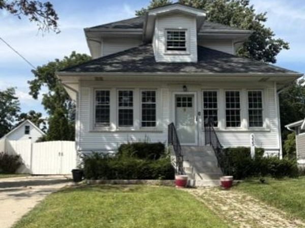 333 E Chicago Avenue , Hinsdale, IL 60521