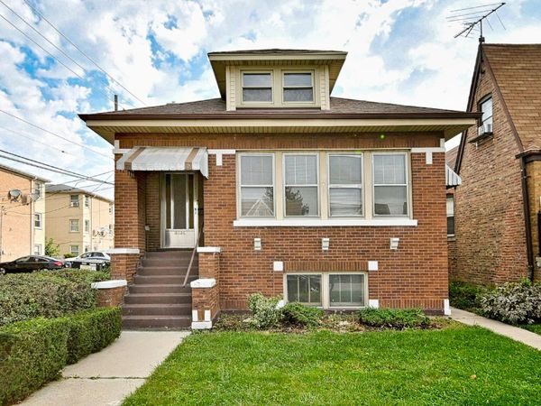 3135 N Nordica Avenue , Chicago, IL 60634