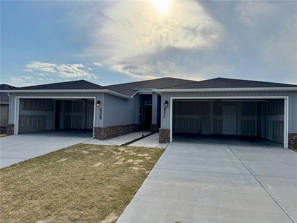 6509 NW Vandergriff Street , Bentonville, AR 72713