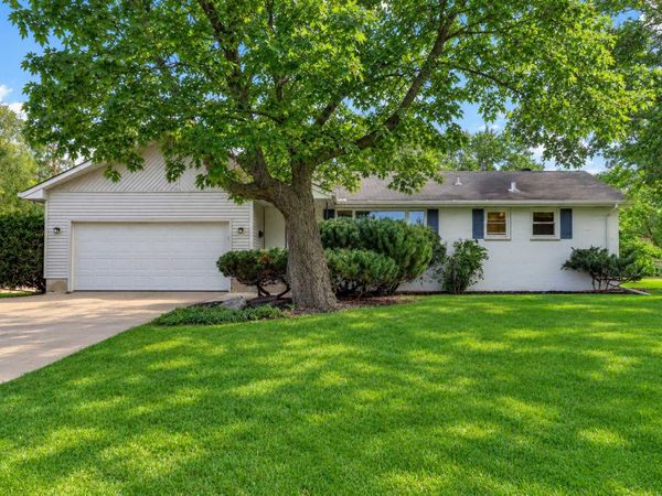 3988 Wisconsin Avenue N, New Hope, MN 55427