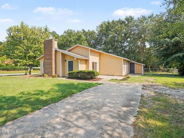 108 Deerfield Drive, Spring Lake, NC 28390