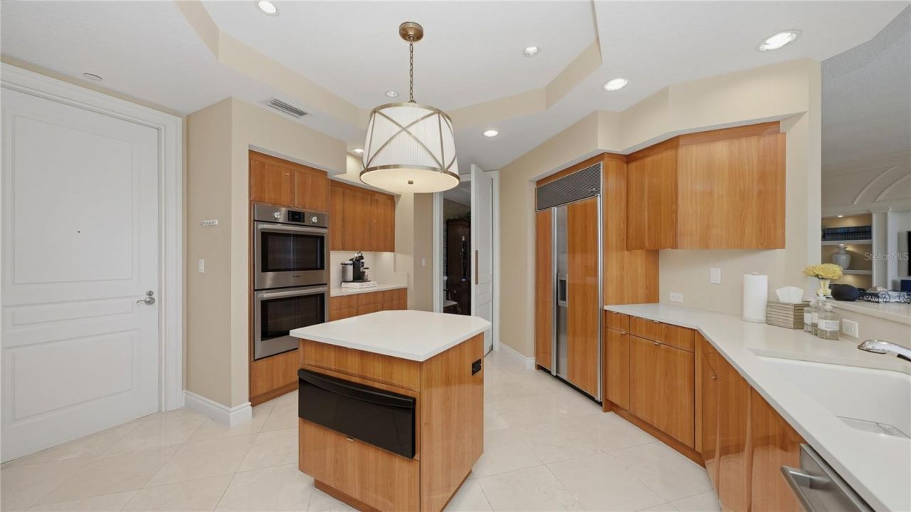 2050 Benjamin Franklin Drive, Unit B704, Sarasota, FL 34236 Photo