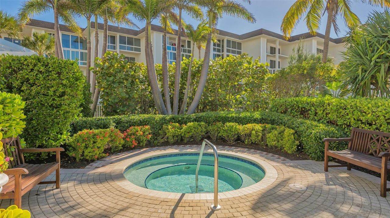 2050 Benjamin Franklin Drive, Unit B704, Sarasota, FL 34236 Photo