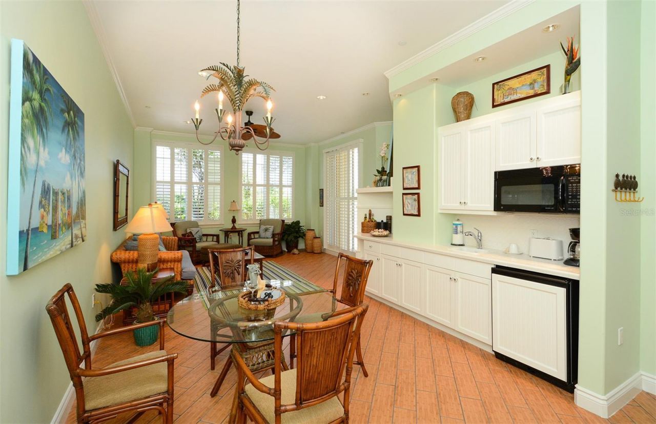 2050 Benjamin Franklin Drive, Unit B704, Sarasota, FL 34236 Photo