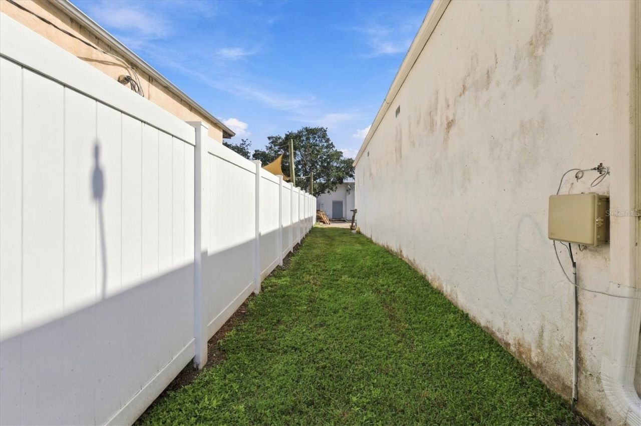 4631 Bee Ridge Road, Sarasota, FL 34233 Photo