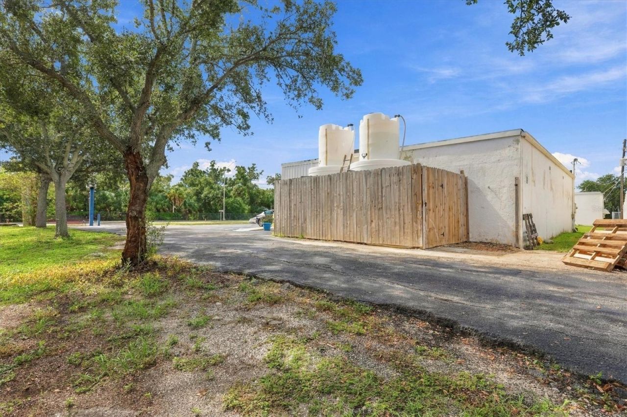 4631 Bee Ridge Road, Sarasota, FL 34233 Photo