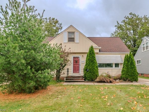 655 E 305th Street , Willowick, OH 44095