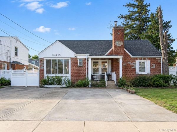 22 Oakland Avenue , West Hempstead, NY 11552