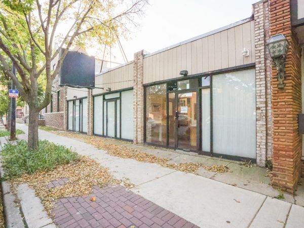 2833 W Howard Street, Chicago, IL 60645