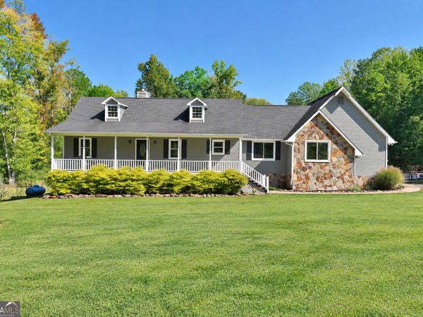 279 W Plantation Drive, Newnan, GA 30263