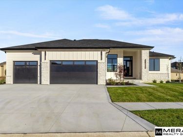 18304 Acorn Drive, Gretna, NE 68026