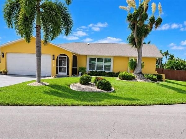 5214 Willow CT, CAPE CORAL, FL 33904
