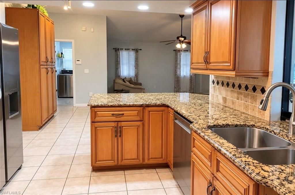 5214 Willow Ct, Cape Coral, FL 33904 Photo
