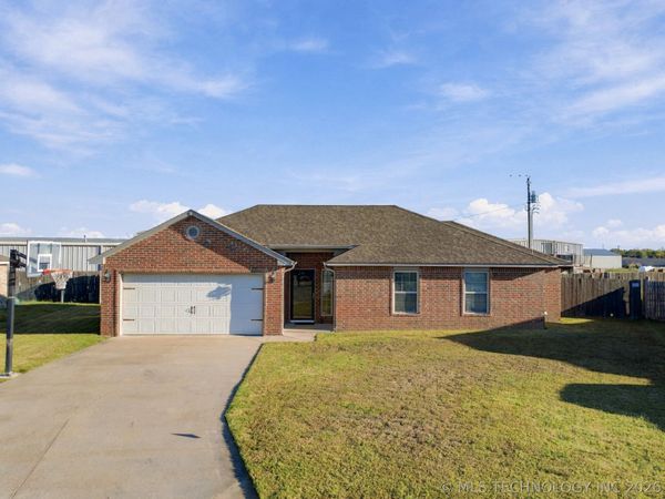 205 W Dillon Drive , Kiefer, OK 74041